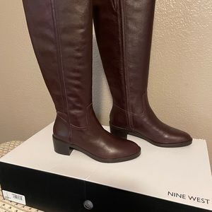 Women’s boots size 8.5